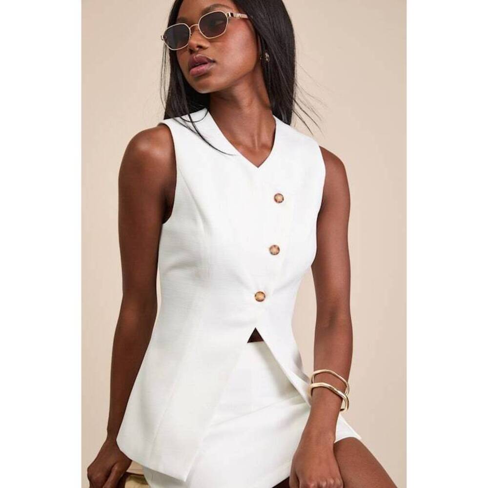 Lulu's White Sleeveless V-Neck Button Vest